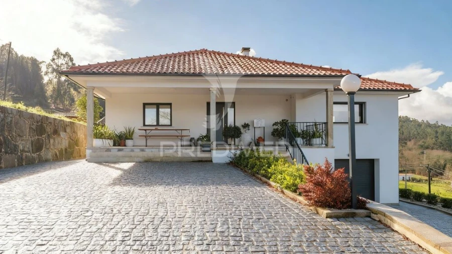 Moradia T5 para Venda em Rubiães