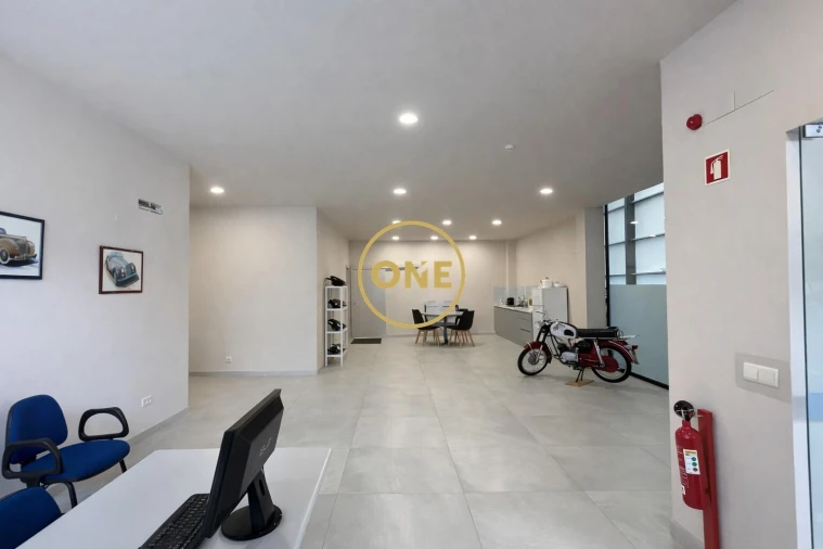 Armazém para Venda em Monsul Foto 7