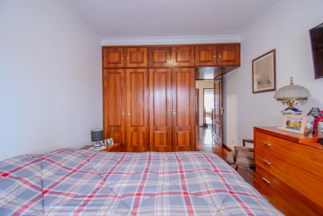 Moradia T4 para Venda em Rio Tinto Foto 15