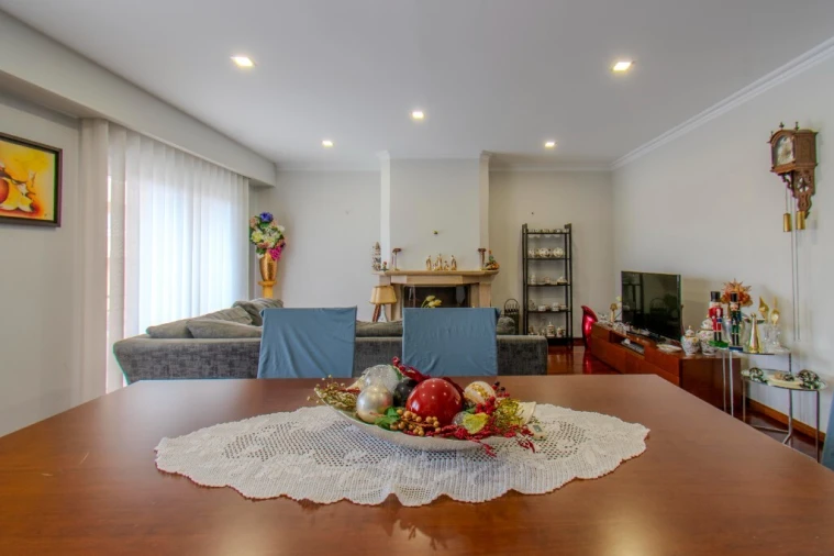 Moradia T4 para Venda em Rio Tinto Foto 7