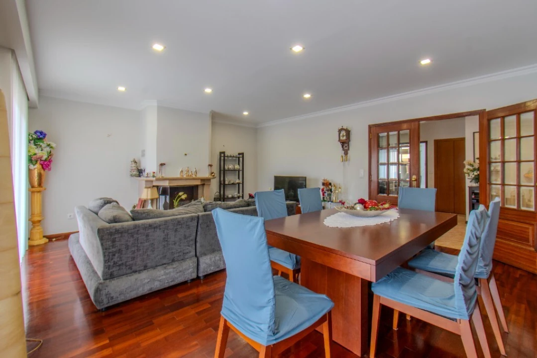 Moradia T4 para Venda em Rio Tinto Foto 8