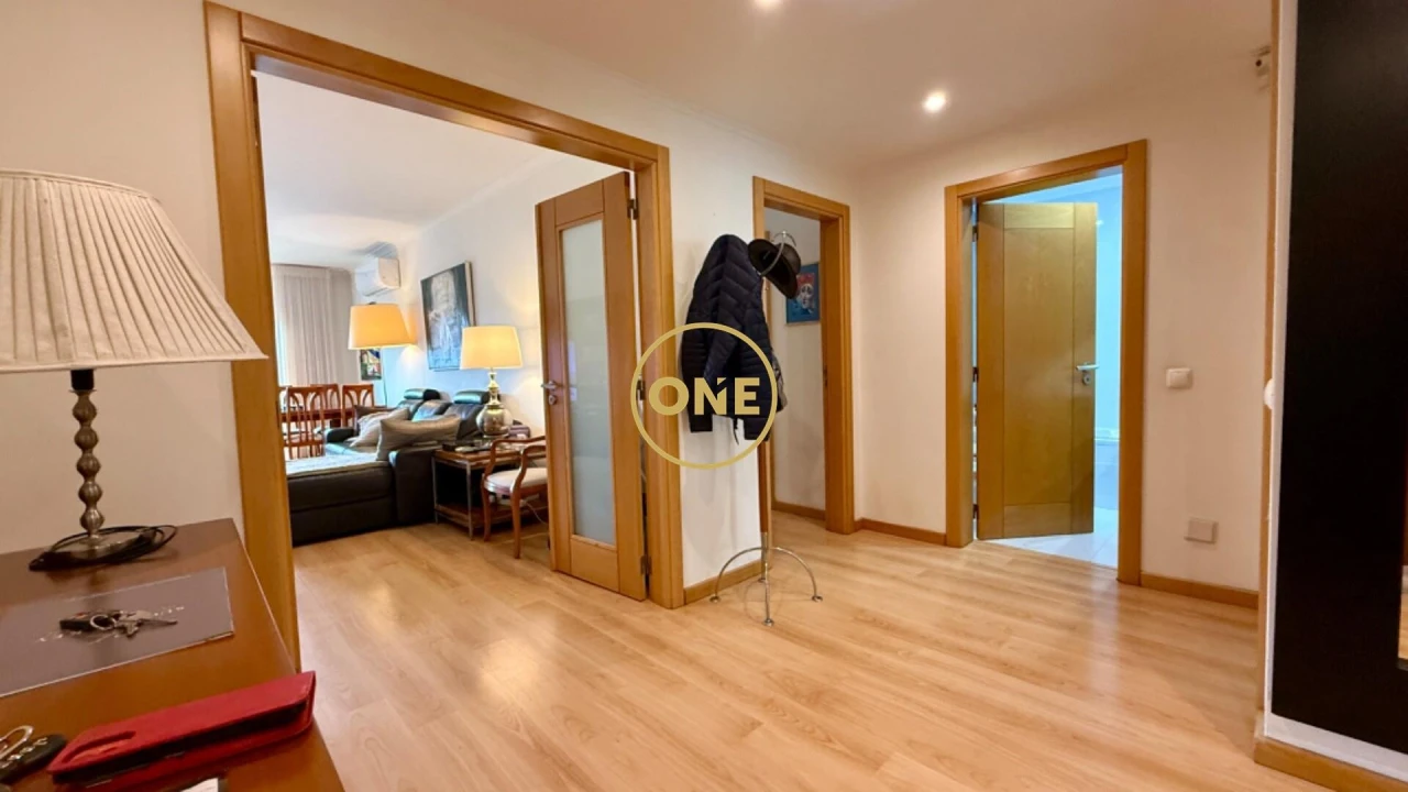 Apartamento T2 para Venda em Alcabideche Foto 6