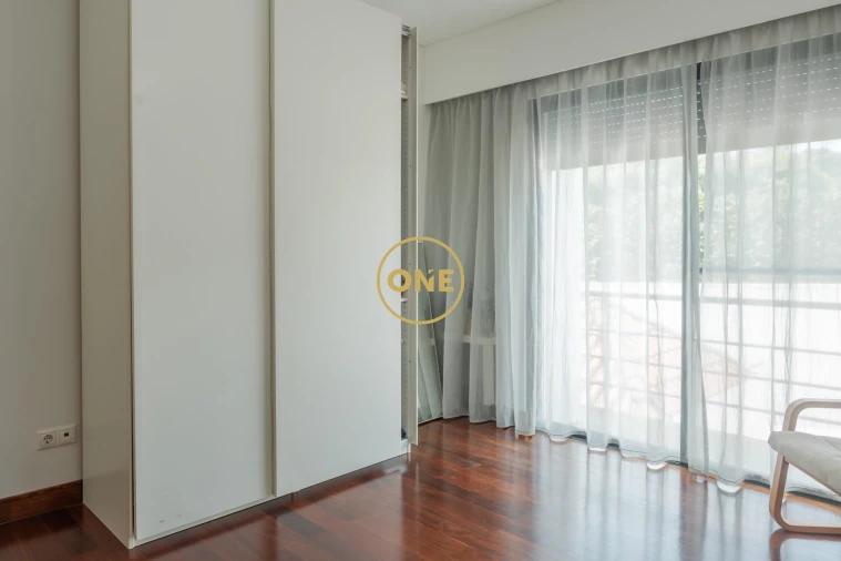 Moradia T4 para Venda em Santa Clara Foto 19