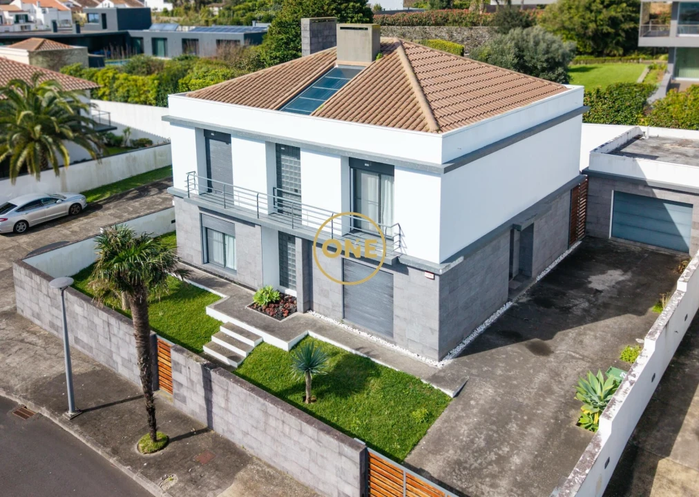 Moradia T4 para Venda em Santa Clara Foto 2