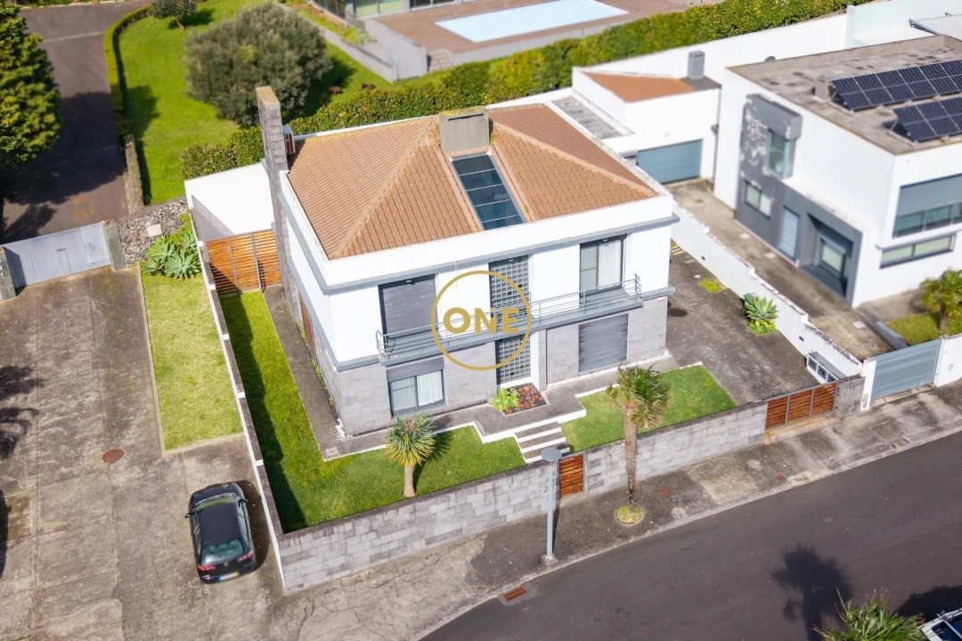 Moradia T4 para Venda em Santa Clara Foto 3