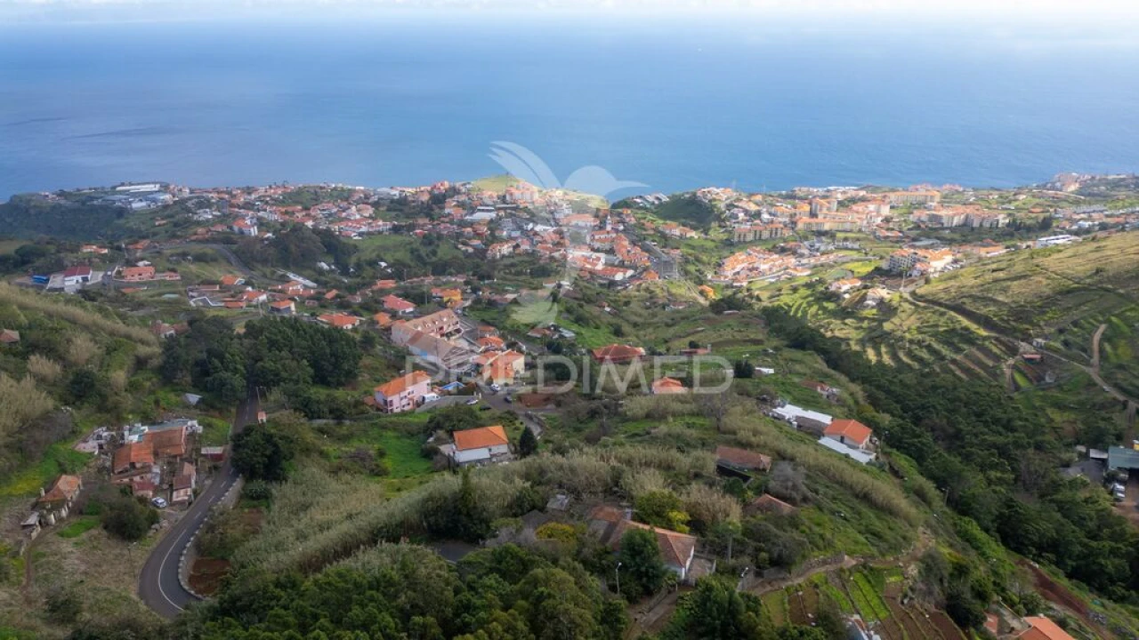 Prédio para Venda em Caniço Foto 17