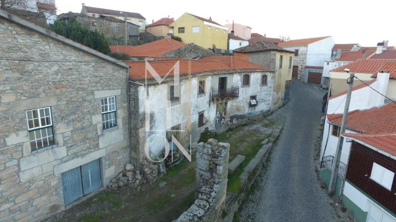 Moradia T5 para Venda em Vilarinho da Castanheira Foto 2