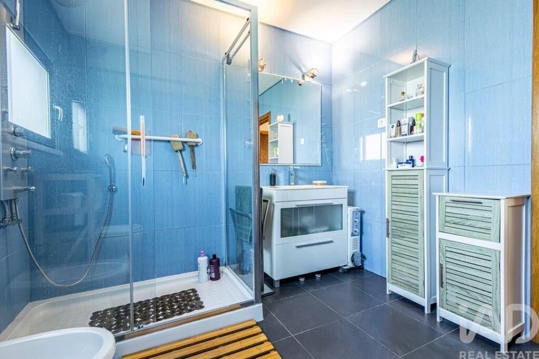 Moradia T2 para Venda em Miragaia e Marteleira Foto 9