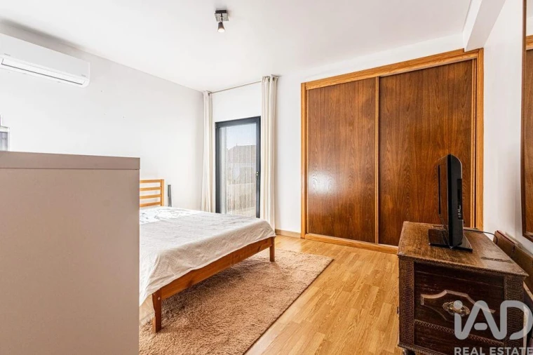 Moradia T2 para Venda em Miragaia e Marteleira Foto 8