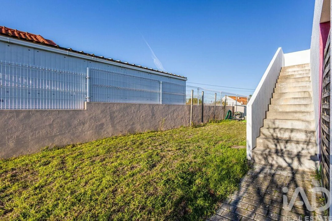 Moradia T2 para Venda em Miragaia e Marteleira Foto 23