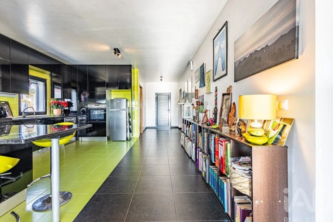 Moradia T2 para Venda em Miragaia e Marteleira Foto 4