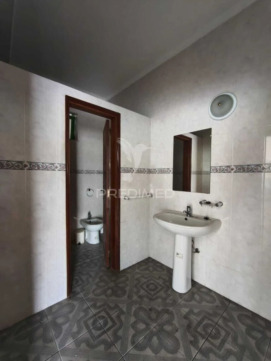 Armazém para Arrendamento em Oiã Foto 5