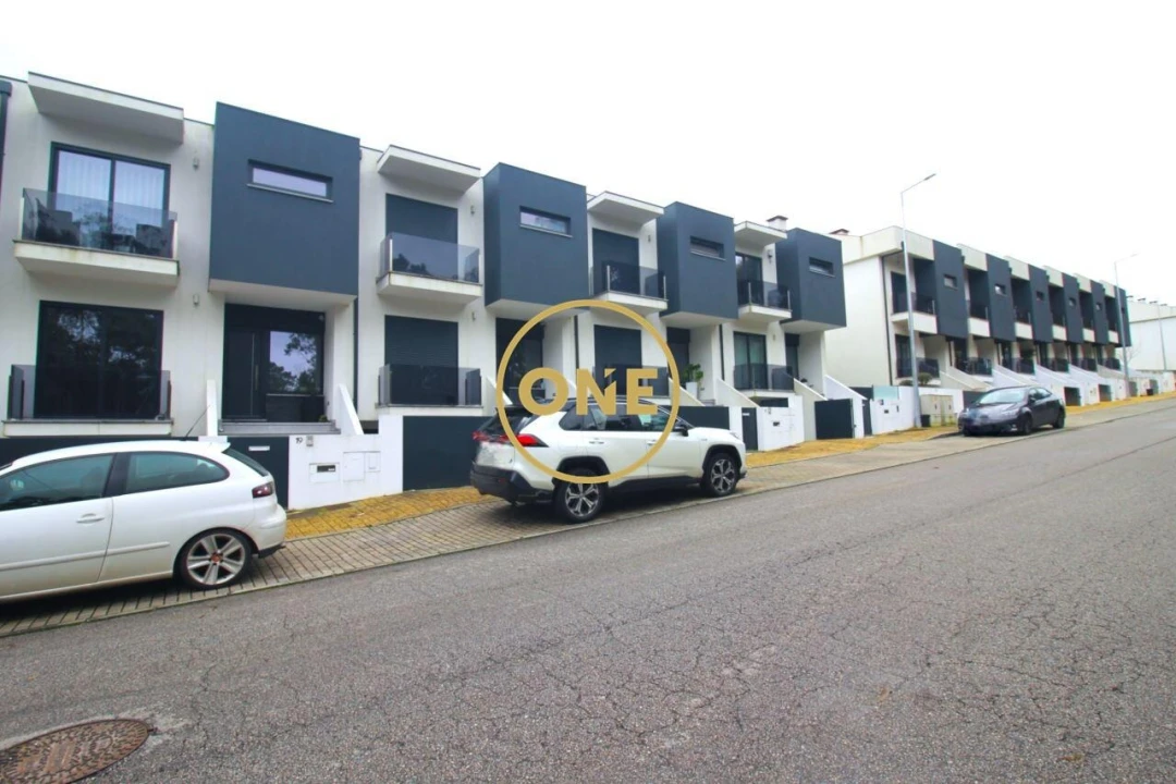 Moradia T3 para Venda em Gondifelos, Cavalões e Outiz Foto 1