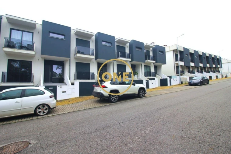 Moradia T3 para Venda em Gondifelos, Cavalões e Outiz Foto 1