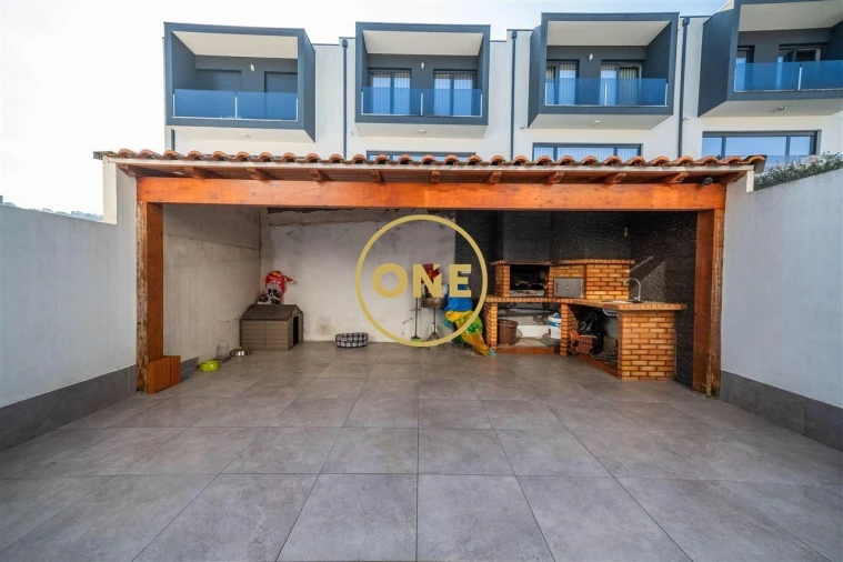 Moradia T3 para Venda em Gondifelos, Cavalões e Outiz Foto 24