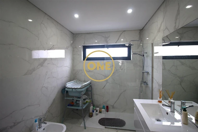 Moradia T3 para Venda em Gondifelos, Cavalões e Outiz Foto 12