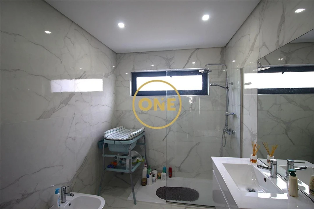 Moradia T3 para Venda em Gondifelos, Cavalões e Outiz Foto 12