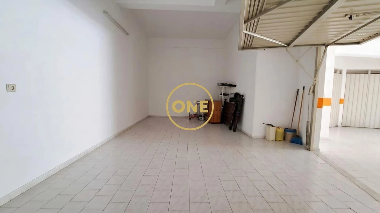 Garagem para Venda em Massamá e Monte Abraão Foto 4