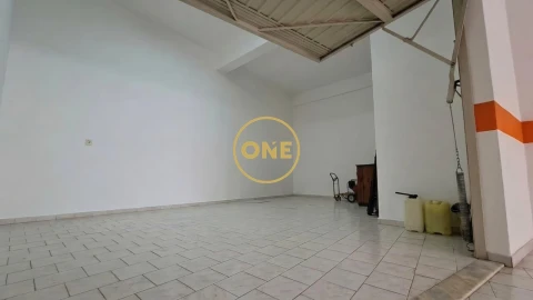 Garagem para Venda em Massamá e Monte Abraão