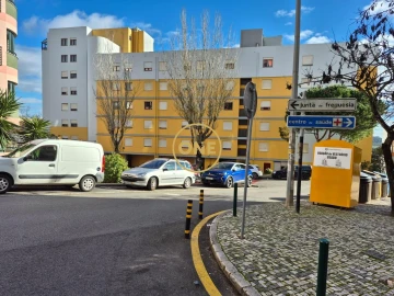 Garagem para Venda em Massamá e Monte Abraão