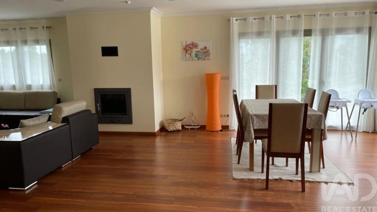 Moradia T3 para Arrendamento em Refoios do Lima Foto 8