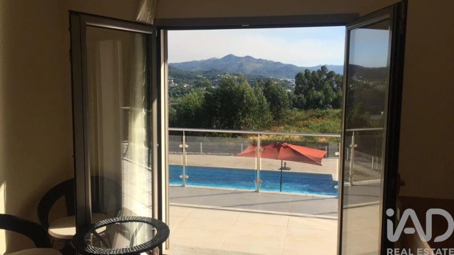 Moradia T3 para Arrendamento em Refoios do Lima Foto 3