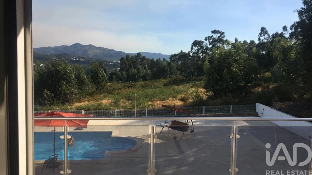 Moradia T3 para Arrendamento em Refoios do Lima Foto 4