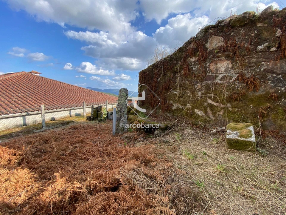 Moradia T2 para Venda em Monte Redondo Foto 20