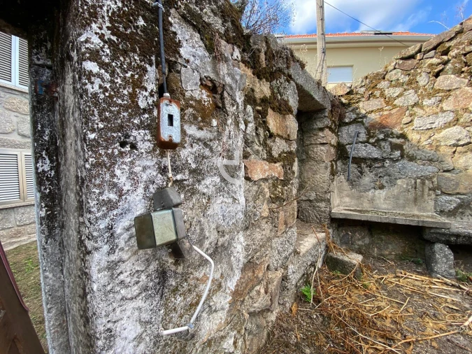 Moradia T2 para Venda em Monte Redondo Foto 10