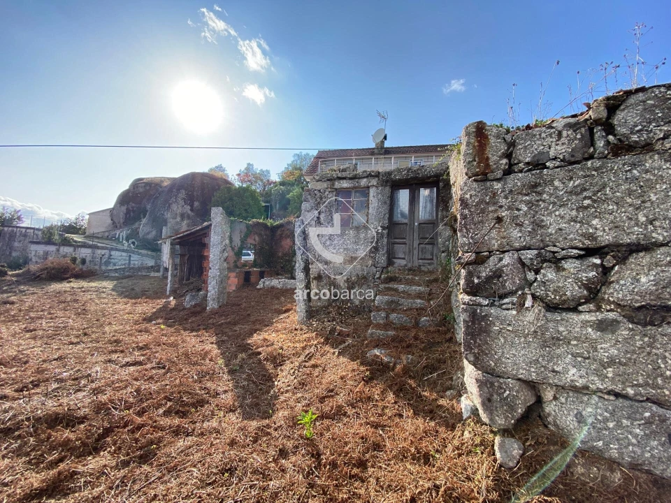 Moradia T2 para Venda em Monte Redondo Foto 1