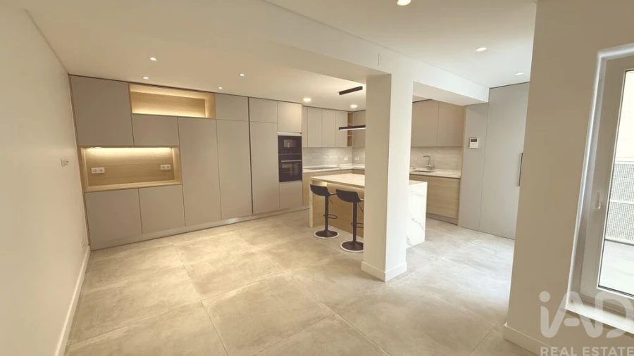 Apartamento T2 para Venda em Misericórdia Foto 2