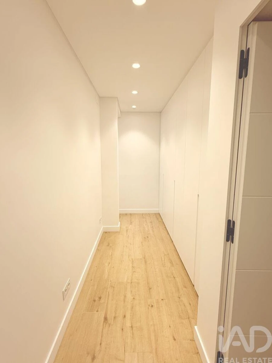 Apartamento T2 para Venda em Misericórdia Foto 9