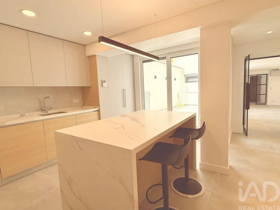 Apartamento T2 para Venda em Misericórdia Foto 4