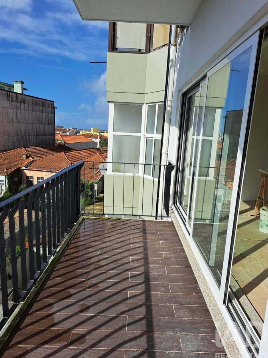 Apartamento T2 para Venda em Paranhos Foto 3