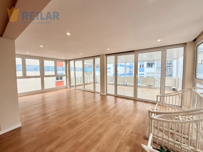 Apartamento T3 para Venda em Odivelas Foto 1