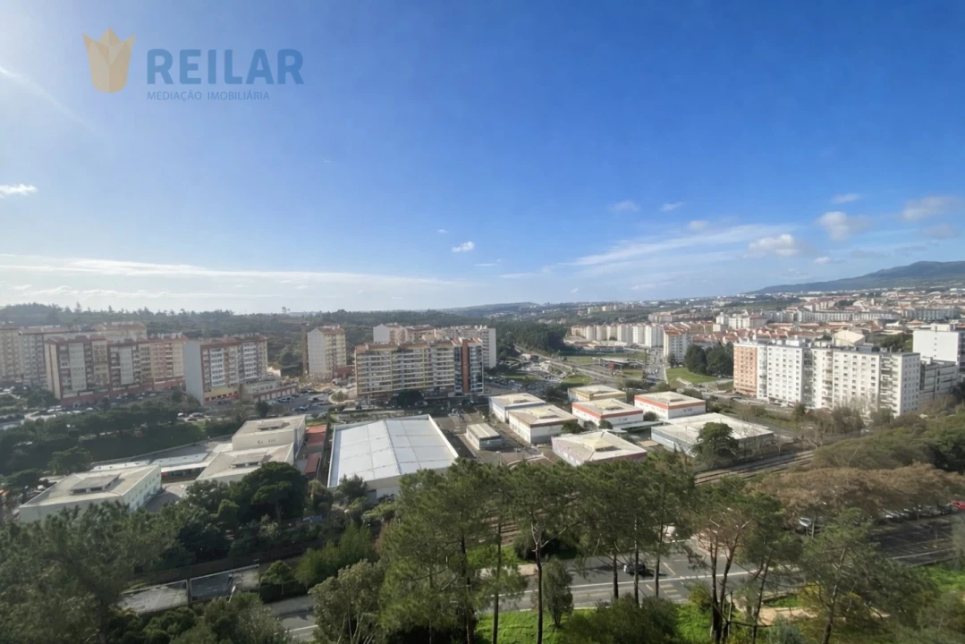 Apartamento T2 para Venda em Rio de Mouro Foto 1