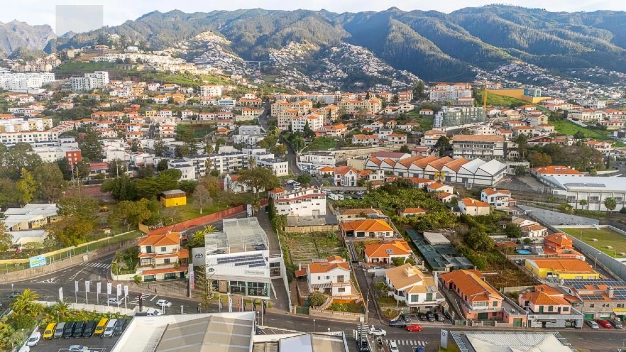 Moradia T55 para Venda em Santo Antonio Foto 9