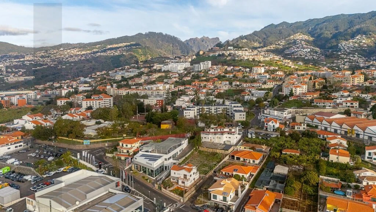 Moradia T55 para Venda em Santo Antonio Foto 12