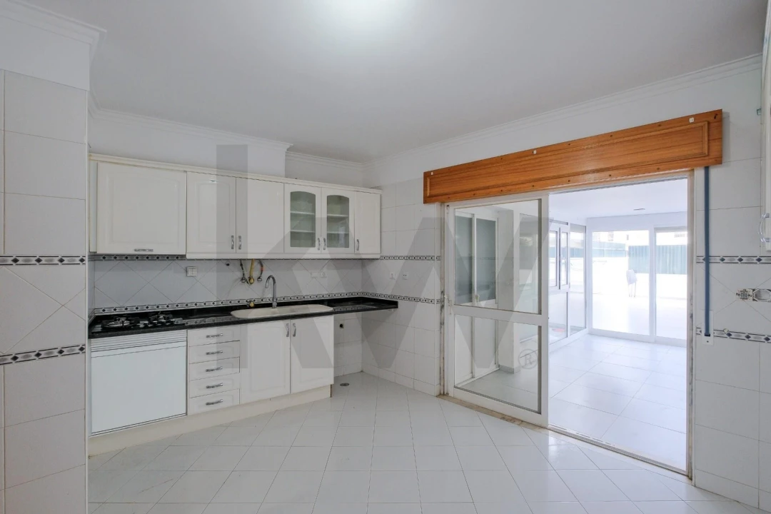 Apartamento T2 para Venda em São Domingos de Rana Foto 9