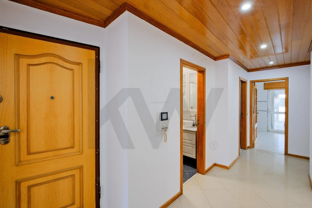 Apartamento T2 para Venda em São Domingos de Rana Foto 18