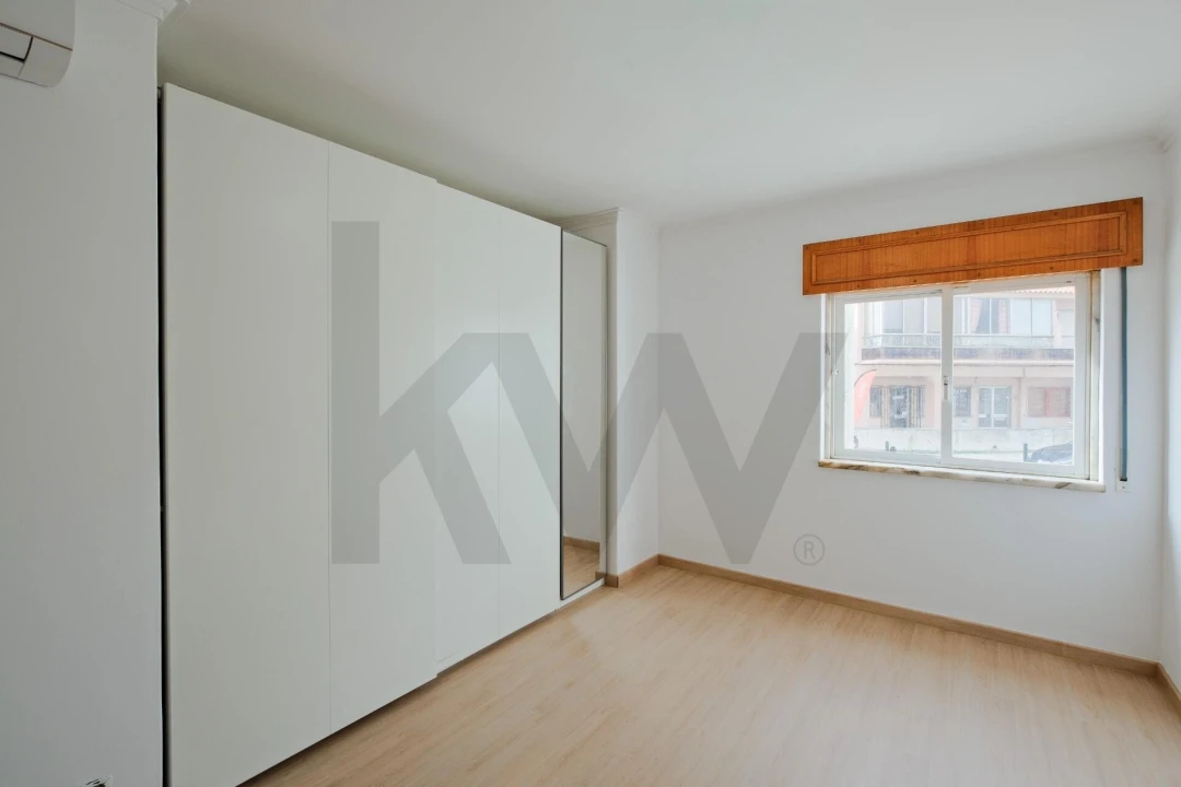 Apartamento T2 para Venda em São Domingos de Rana Foto 15