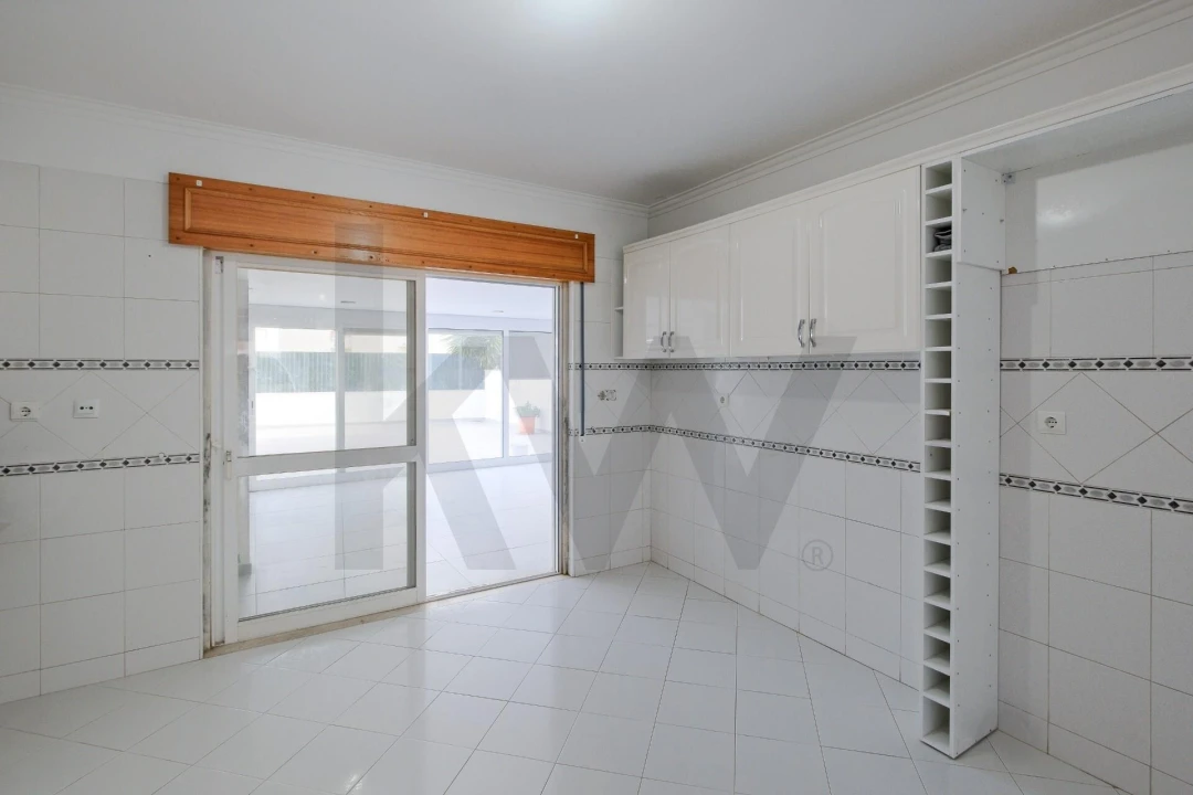 Apartamento T2 para Venda em São Domingos de Rana Foto 12