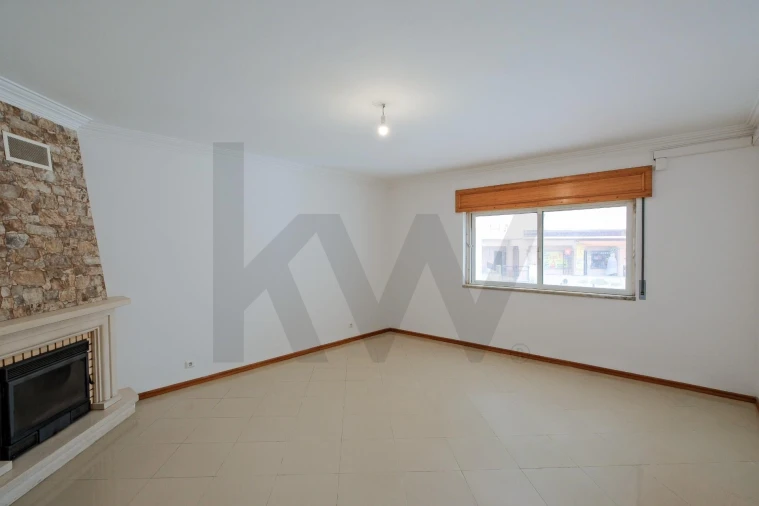 Apartamento T2 para Venda em São Domingos de Rana Foto 7