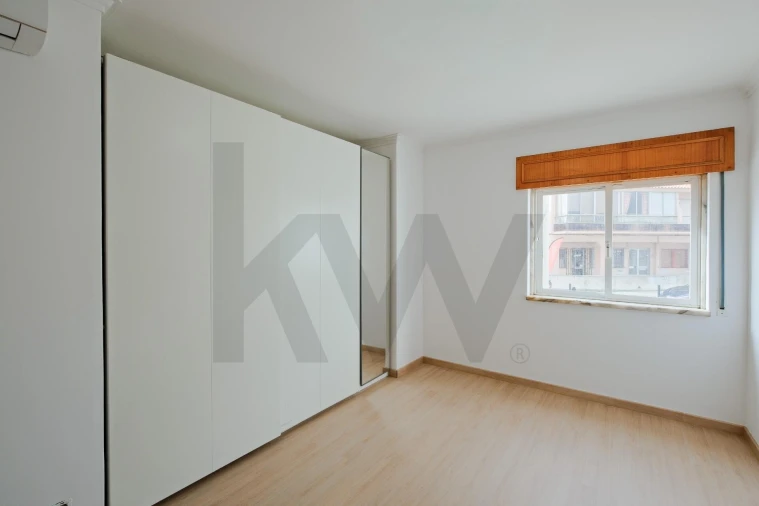 Apartamento T2 para Venda em São Domingos de Rana Foto 15