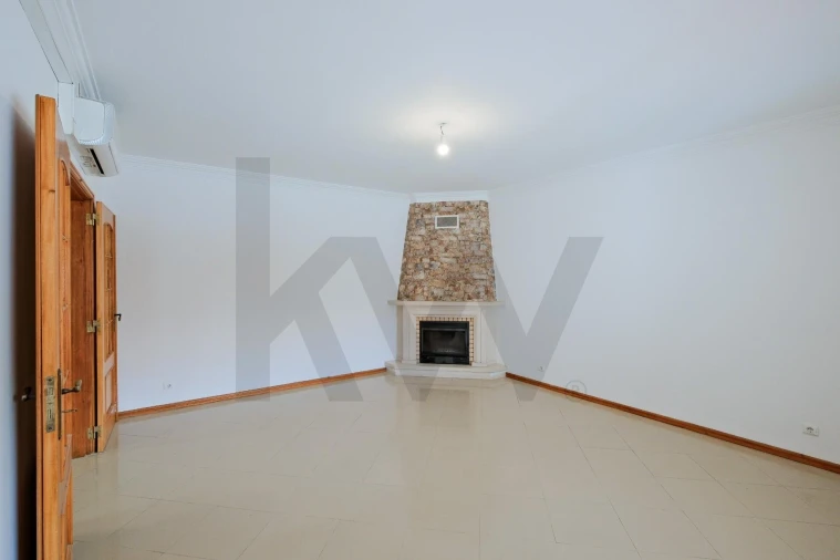 Apartamento T2 para Venda em São Domingos de Rana Foto 8