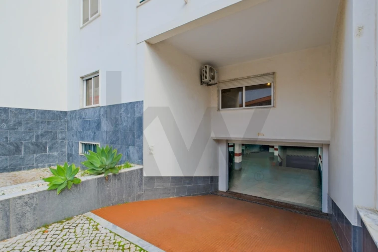 Apartamento T2 para Venda em São Domingos de Rana Foto 24