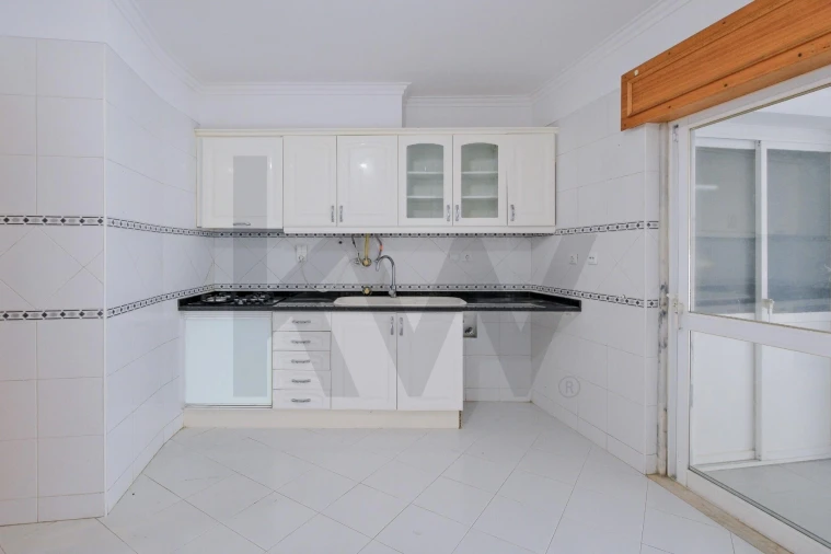 Apartamento T2 para Venda em São Domingos de Rana Foto 10