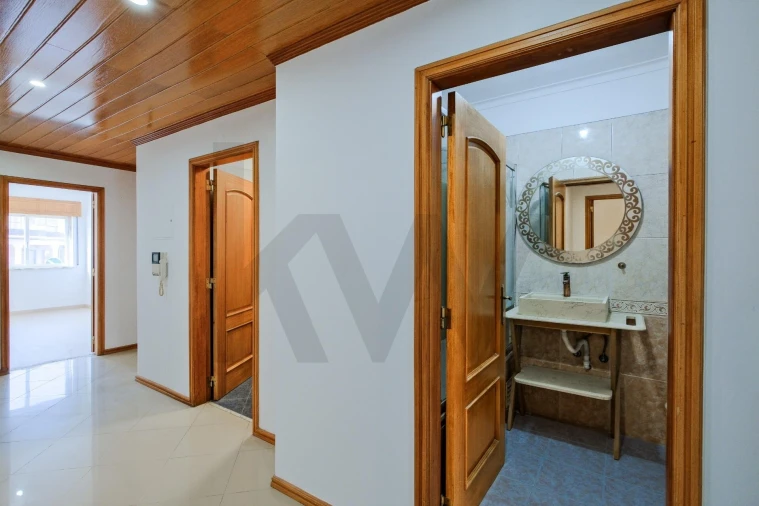 Apartamento T2 para Venda em São Domingos de Rana Foto 20