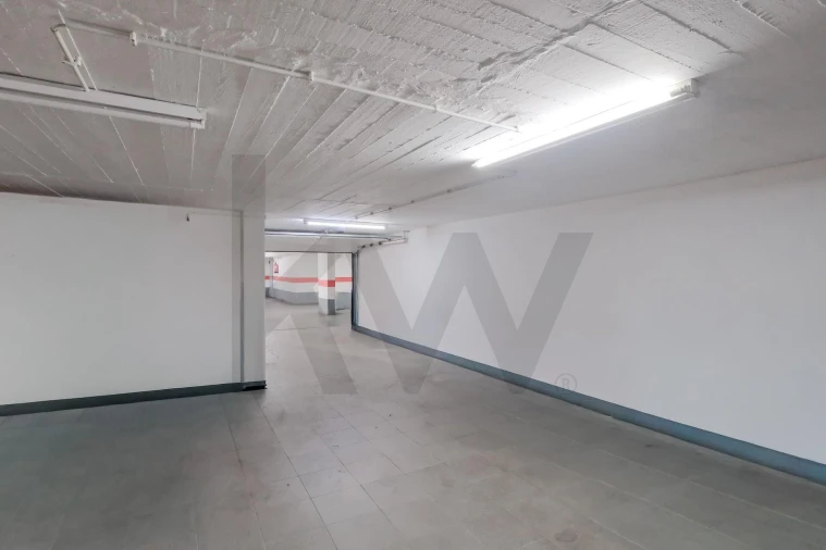 Apartamento T2 para Venda em São Domingos de Rana Foto 25