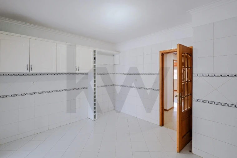 Apartamento T2 para Venda em São Domingos de Rana Foto 13
